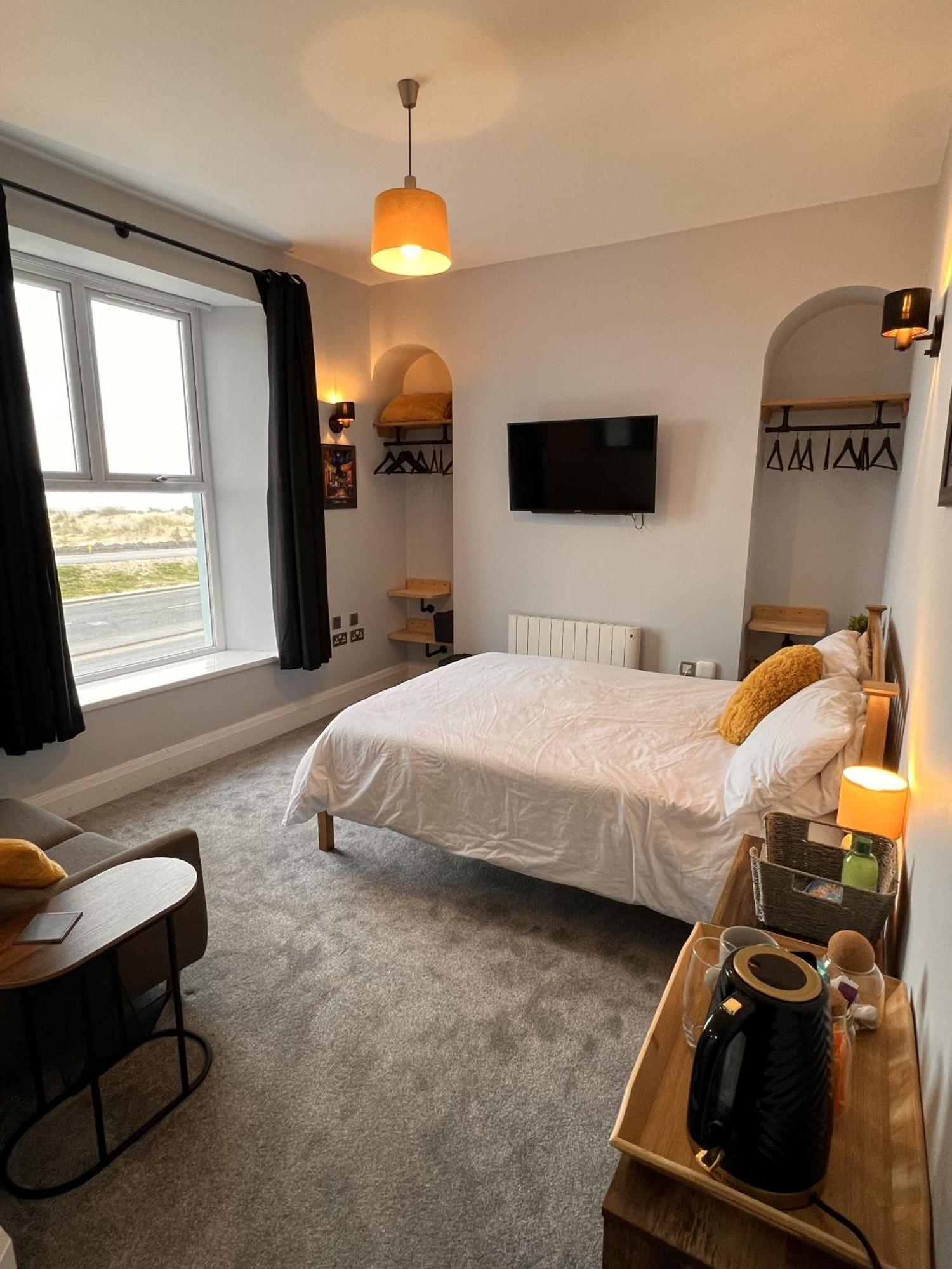 Hoopers Sandy Beach Guest Rooms Swansea Room photo